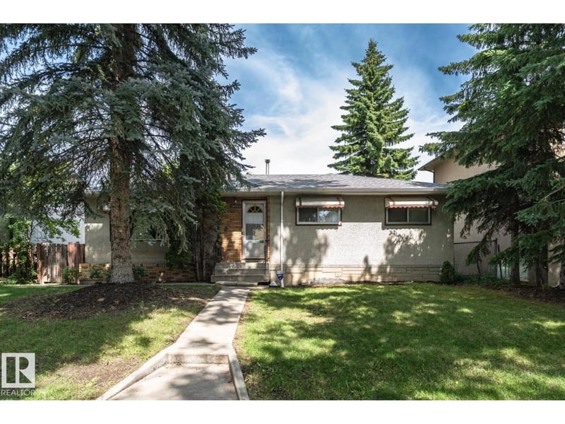 10726 70 AV NW, Edmonton, Alberta, T6H2G5, Edmonton, Alberta — photo 1 of 5