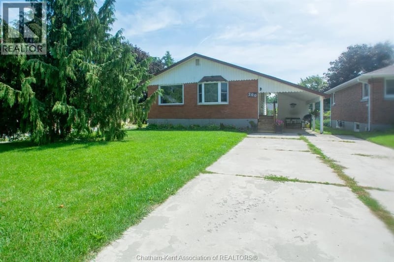 200 John Street East, Blenheim, Ontario, N0P1A0, Blenheim, Ontario — photo 1 of 5
