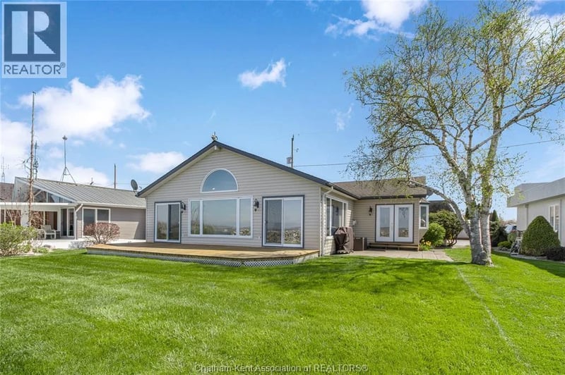 19060 PENINSULA Street, Lighthouse Cove, Ontario, N0P2L0, Lighthouse Cove, Ontario — photo 1 of 5