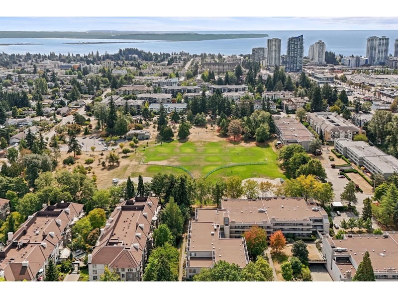 #212 15313 19 Avenue, Surrey, British Columbia, V4A1X6, Surrey, British Columbia — photo 1 of 5