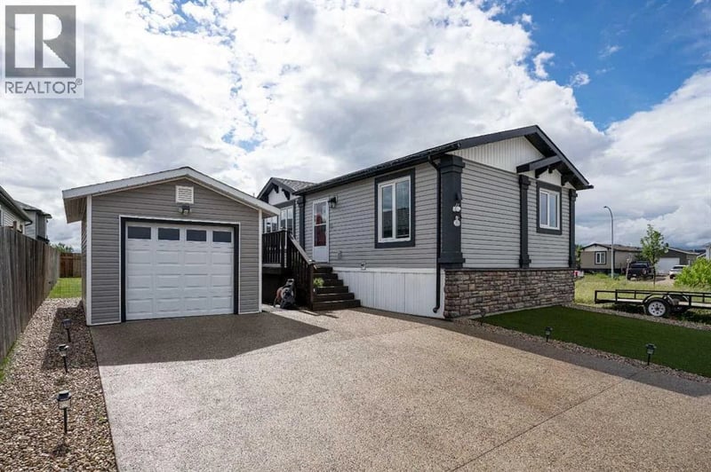 104 Beacon Hill Place, Fort McMurray, Alberta, T9H2S3, Fort McMurray, Alberta — photo 1 of 5