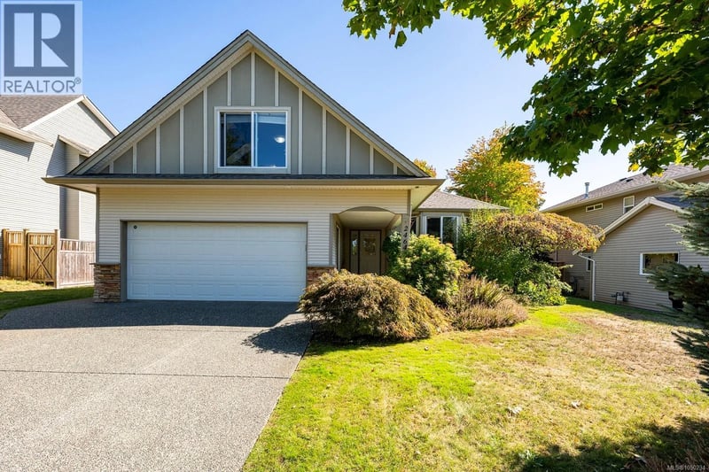 2464 Stirling Crescent, Courtenay, British Columbia, V9N1Y2, Courtenay, British Columbia — photo 1 of 5