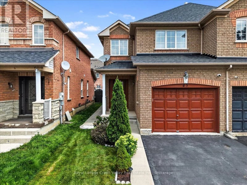 43 Coppermill Drive, Brampton (Northwest Sandalwood Parkway), Ontario, L7A1N1, Brampton (Northwest Sandalwood Parkway), Ontario — photo 1 of 5
