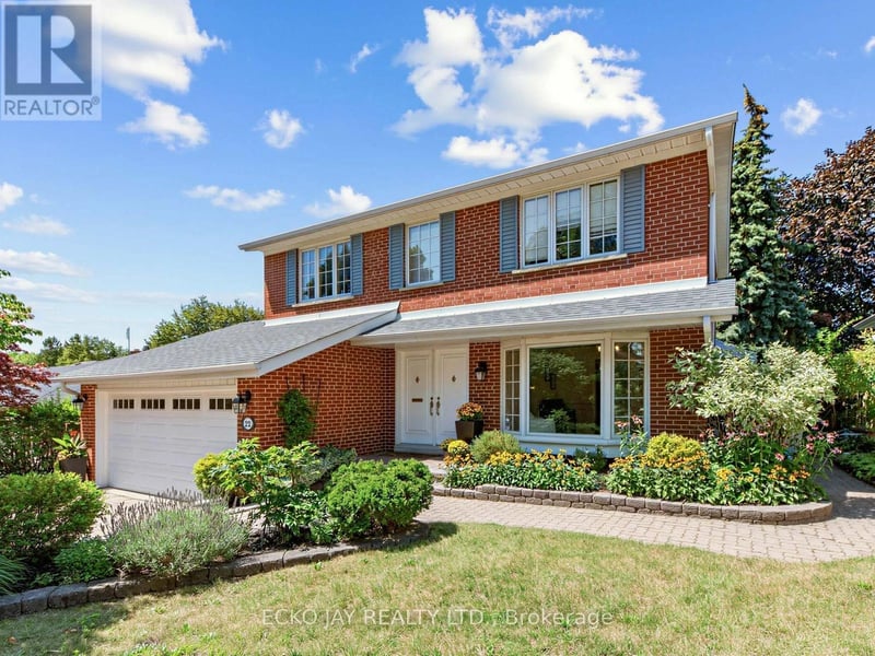 22 Meadowglade Crescent, Toronto (Henry Farm), Ontario, M2J1C7, Toronto (Henry Farm), Ontario — photo 1 of 5