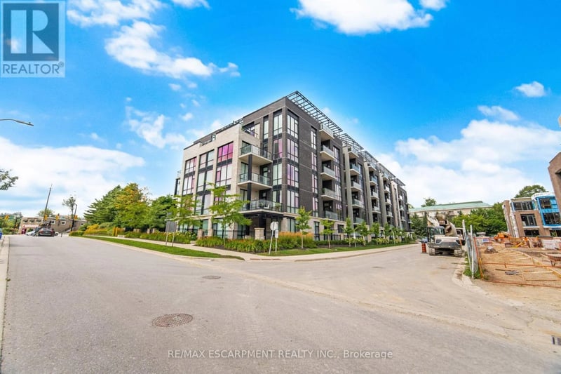 #210 42 Mill Street, Halton Hills (Georgetown), Ontario, L7G0P9, Halton Hills (Georgetown), Ontario — photo 1 of 5