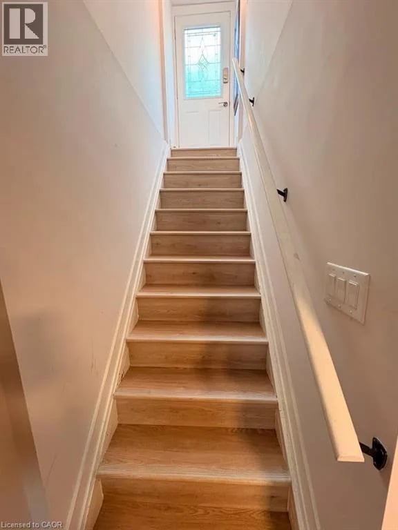 #Basement 565 MOHAWK Road West, Hamilton, Ontario, L9C1X5, Hamilton, Ontario — photo 1 of 5