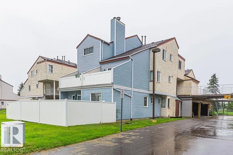 61 LANCASTER TC NW, Edmonton, Alberta, T5X5S4, Edmonton, Alberta — photo 1 of 5