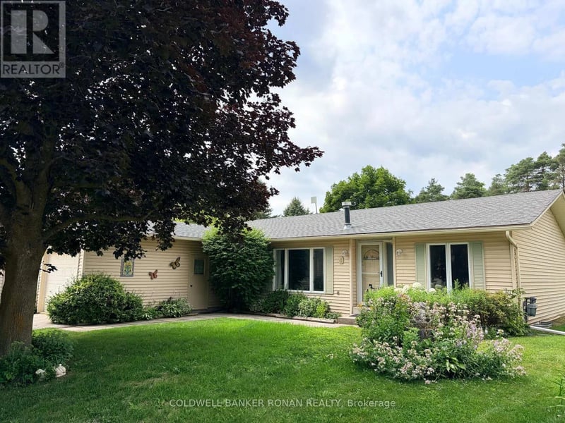 4 Tecumseth Pines Drive, New Tecumseth, Ontario, L0G1W0, New Tecumseth, Ontario — photo 1 of 5