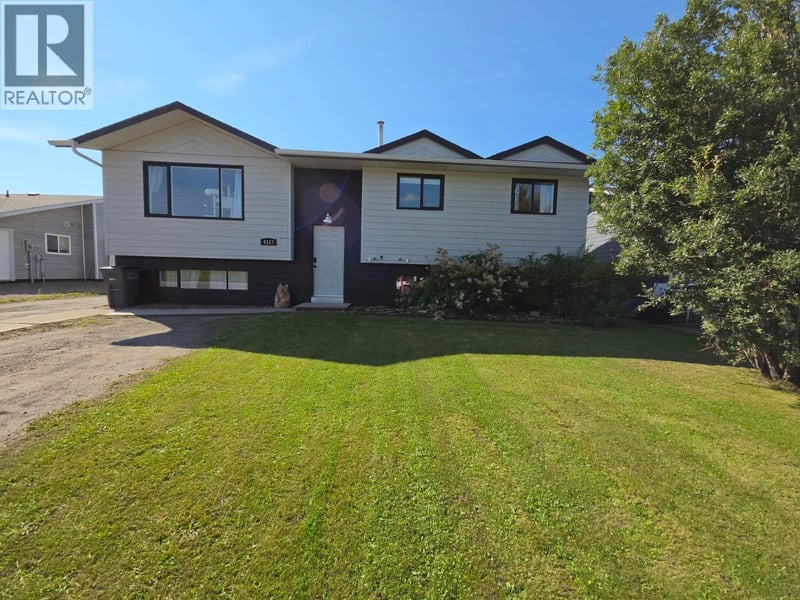 4317 51A Avenue Northeast, Chetwynd, British Columbia, V0C1J0, Chetwynd, British Columbia — photo 1 of 5