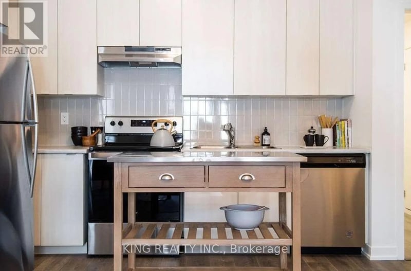 #411 1525 Kingston Road, Pickering (Town Centre), Ontario, L1V0E9, Pickering (Town Centre), Ontario — photo 1 of 5