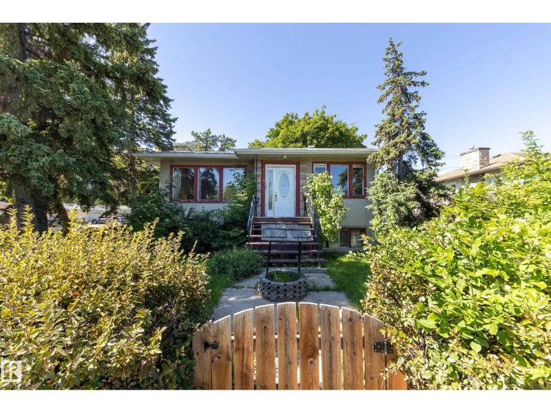 12202 127 ST NW, Edmonton, Alberta, T5L0Z4, Edmonton, Alberta — photo 1 of 5