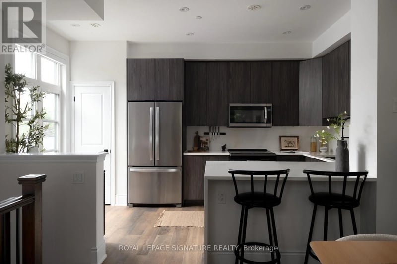 #73 71 Elder Avenue, Toronto (Long Branch), Ontario, M8W0B8, Toronto (Long Branch), Ontario — photo 1 of 5
