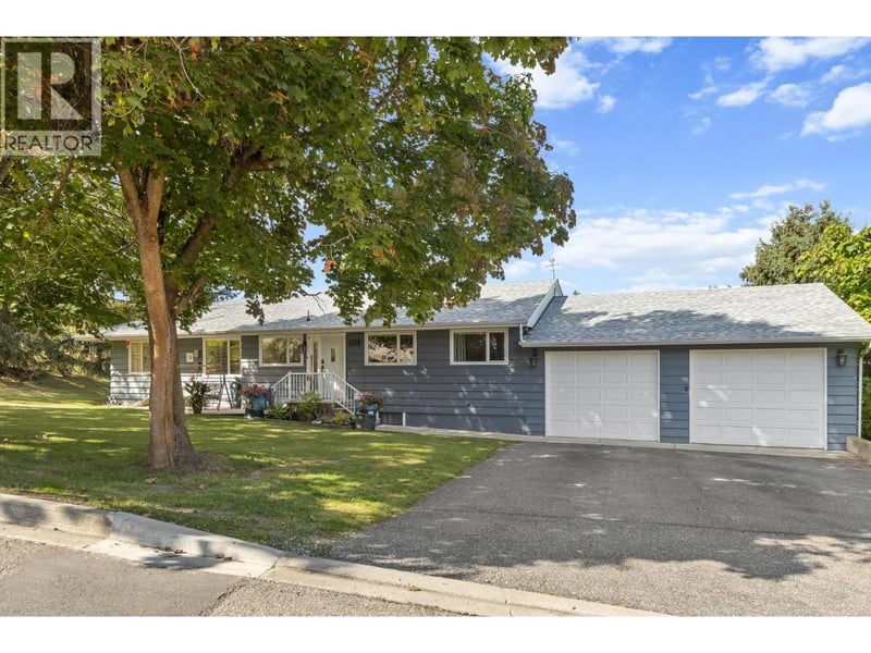 1281 15 Street Southeast, Salmon Arm, British Columbia, V1E2G8, Salmon Arm, British Columbia — photo 1 of 5