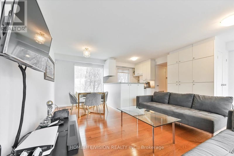 #2nd Flr 400 Summerhill Avenue, Toronto (Rosedale-Moore Park), Ontario, M4W2E4, Toronto (Rosedale-Moore Park), Ontario — photo 1 of 5