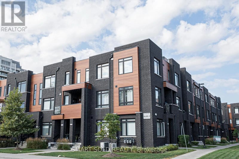 #105 370D Red Maple Road, Richmond Hill (Langstaff), Ontario, L4C5T4, Richmond Hill (Langstaff), Ontario — photo 1 of 5