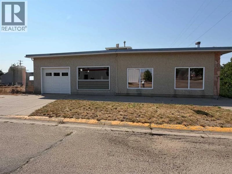 222 6 Street North, Vauxhall, Alberta, T0K2K0, Vauxhall, Alberta — photo 1 of 5