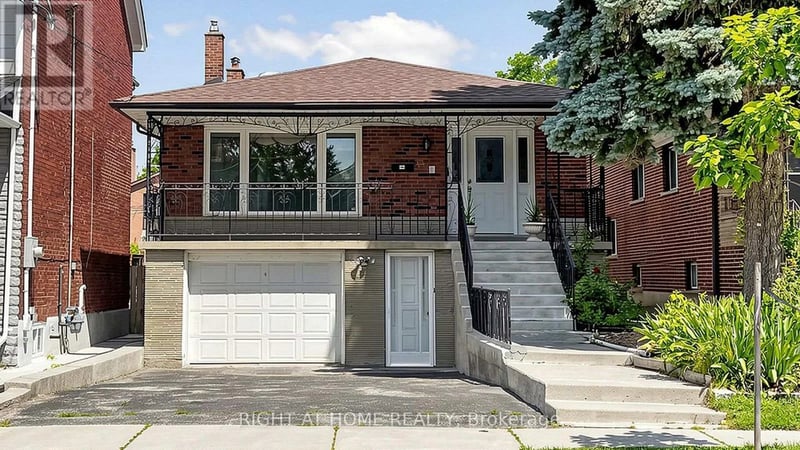 20 Torrens Avenue, Toronto (Broadview North), Ontario, M4K2H8, Toronto (Broadview North), Ontario — photo 1 of 5