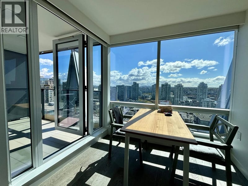 1111 RICHARDS Street, Vancouver, British Columbia, V6B0S3, Vancouver, British Columbia — photo 1 of 5