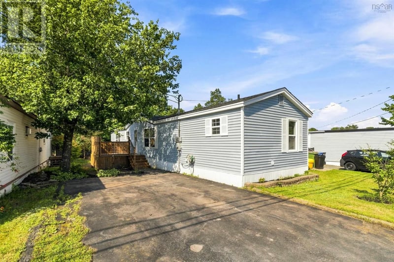 175 Hilltop Drive, Lower Sackville, Nova Scotia, B4C2P6, Lower Sackville, Nova Scotia — photo 1 of 5