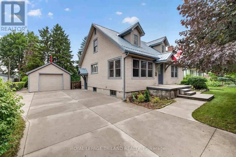 11 Maple Street East, Aylmer, Ontario, N5H1B6, Aylmer, Ontario — photo 1 of 5