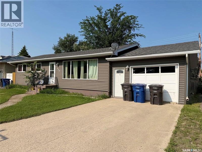 939 7th STREET, Humboldt, Saskatchewan, S0K2A0, Humboldt, Saskatchewan — photo 1 of 5