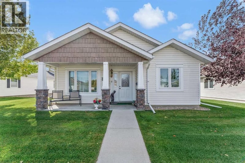 69 Chartwell Place Southeast, Medicine Hat, Alberta, T1B0E4, Medicine Hat, Alberta — photo 1 of 5