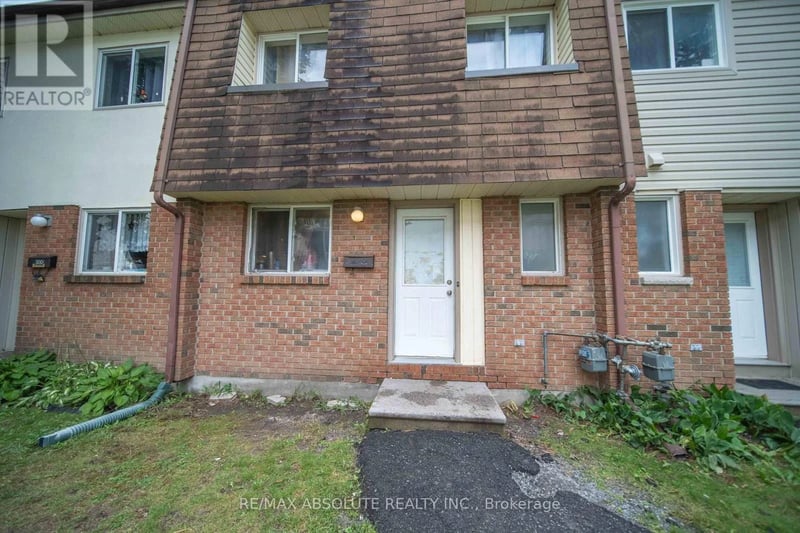 30 E Sonnet Crescent, Ottawa, Ontario, K2H8W8, Ottawa, Ontario — photo 1 of 5
