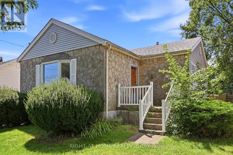 1290 Strathy Avenue, Mississauga (Lakeview), Ontario, L5E2K8, Mississauga (Lakeview), Ontario — photo 1 of 5