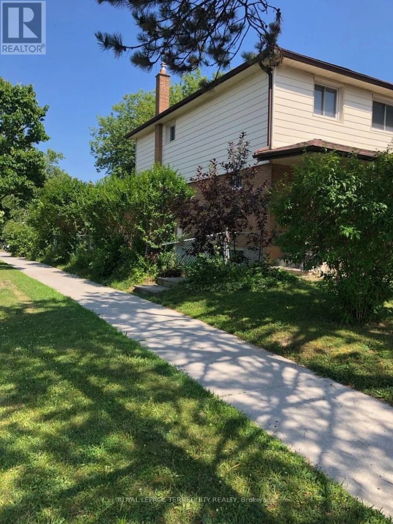 211 Pineway Boulevard, Toronto (Bayview Woods-Steeles), Ontario, M2H1B4, Toronto (Bayview Woods-Steeles), Ontario — photo 1 of 5