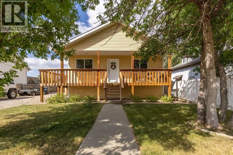 177 400 N, Raymond, Alberta, T0K2S0, Raymond, Alberta — photo 1 of 5