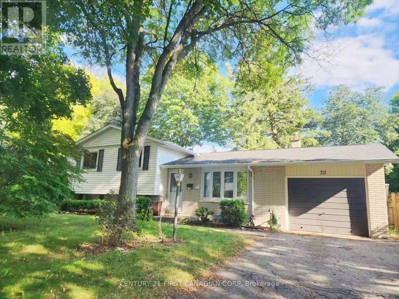 711 Algoma Avenue, London North (North H), Ontario, N5X1W4, London North (North H), Ontario — photo 1 of 5