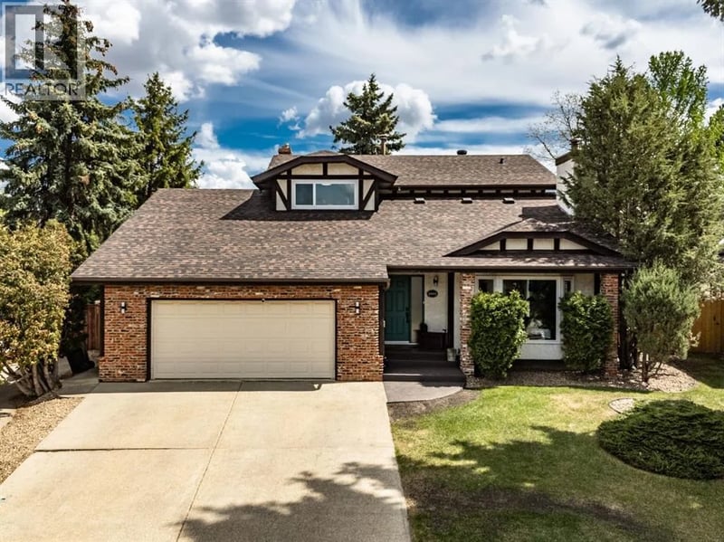 2021 112A Street, Edmonton, Alberta, T6J4V5, Edmonton, Alberta — photo 1 of 5