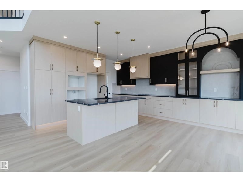 3327 Chernowski WY SW, Edmonton, Alberta, T6W5V6, Edmonton, Alberta — photo 1 of 5