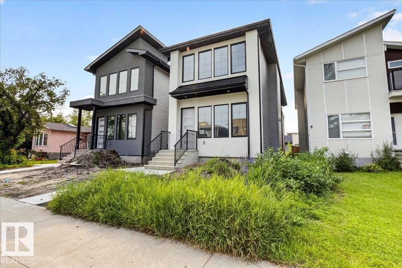 9814 155 ST NW, Edmonton, Alberta, T5P2K9, Edmonton, Alberta — photo 1 of 5