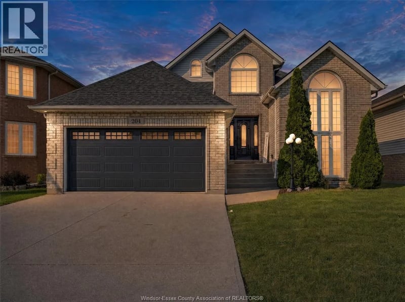 204 HAMPTON Crescent, Windsor, Ontario, N9E4M4, Windsor, Ontario — photo 1 of 5