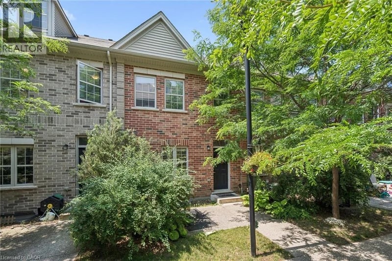 6 BEATRICE Lane, Kitchener, Ontario, N2H0B3, Kitchener, Ontario — photo 1 of 5