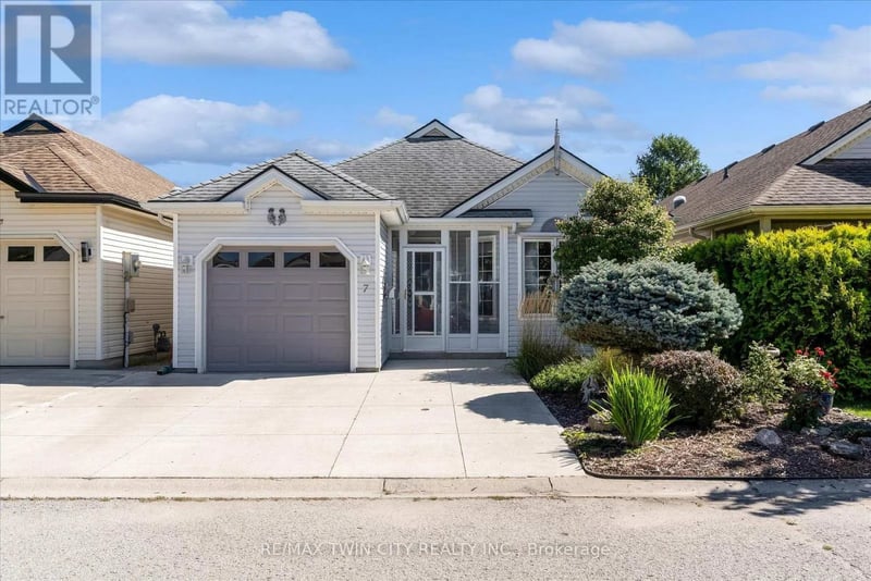 7 Aspen Lane, Norfolk (Port Rowan), Ontario, N0E1M0, Norfolk (Port Rowan), Ontario — photo 1 of 5