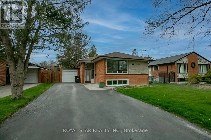 #Upper 114 Wincott Drive, Toronto (Kingsview Village-The Westway), Ontario, M9P2P6, Toronto (Kingsview Village-The Westway), Ontario — photo 1 of 5