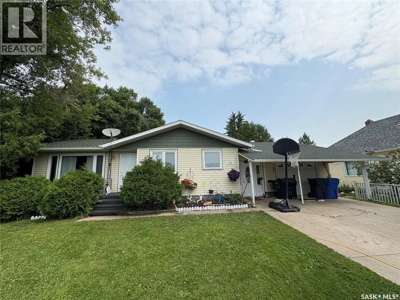 312 Bismark AVENUE, Langenburg, Saskatchewan, S0A2A0, Langenburg, Saskatchewan — photo 1 of 5