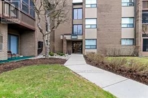 #214 300 EVERGLADE Crescent, London North (North P), Ontario, N6H4P8, London North (North P), Ontario — photo 1 of 5