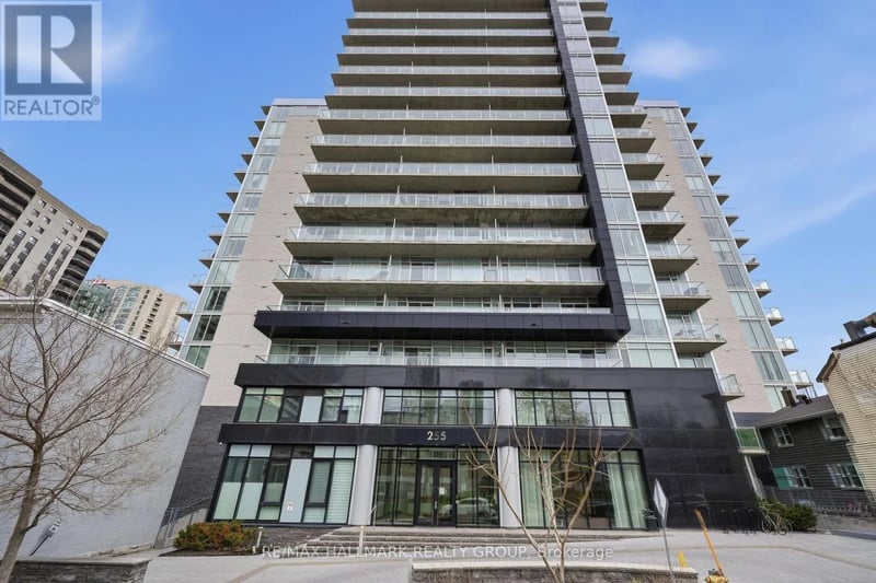 #106 255 Bay Street, Ottawa, Ontario, K1R0C5, Ottawa, Ontario — photo 1 of 5