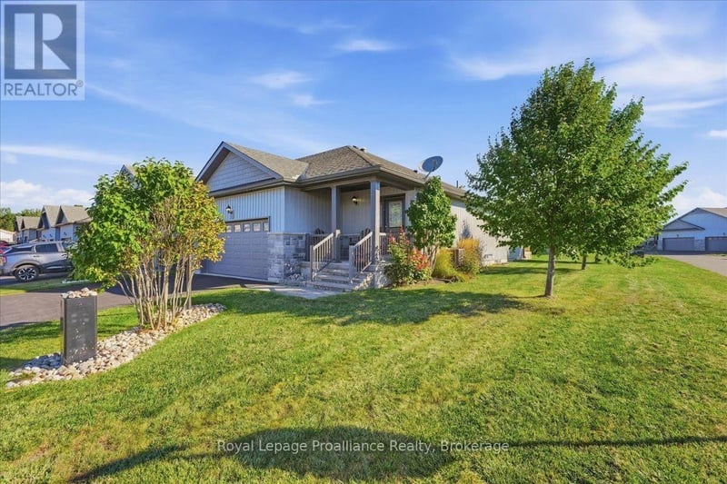 73 Dorchester Drive, Prince Edward County (Wellington Ward), Ontario, K0K3L0, Prince Edward County (Wellington Ward), Ontario — photo 1 of 5