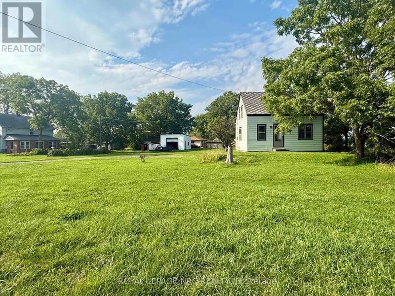 735 Main Street West, Port Colborne (Main Street), Ontario, L3K5V4, Port Colborne (Main Street), Ontario — photo 1 of 5