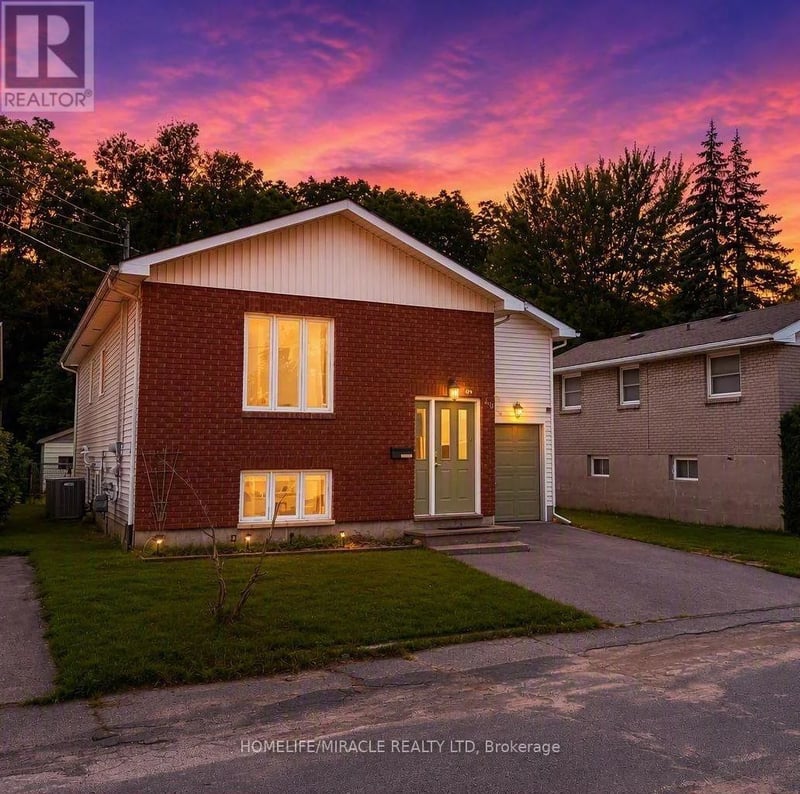 40 St Charles Street, Belleville (Belleville Ward), Ontario, K8P2V8, Belleville (Belleville Ward), Ontario — photo 1 of 5