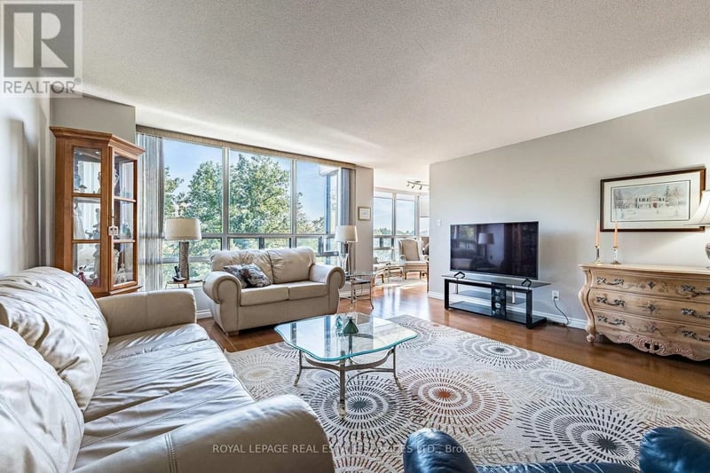 #402 310 Mill Street South, Brampton (Brampton South), Ontario, L6Y3B1, Brampton (Brampton South), Ontario — photo 1 of 5