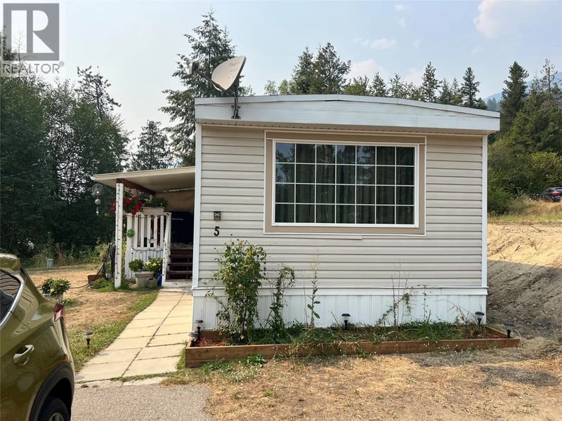 #5 3969 Broadwater Road, Robson, British Columbia, V1N4V5, Robson, British Columbia — photo 1 of 5