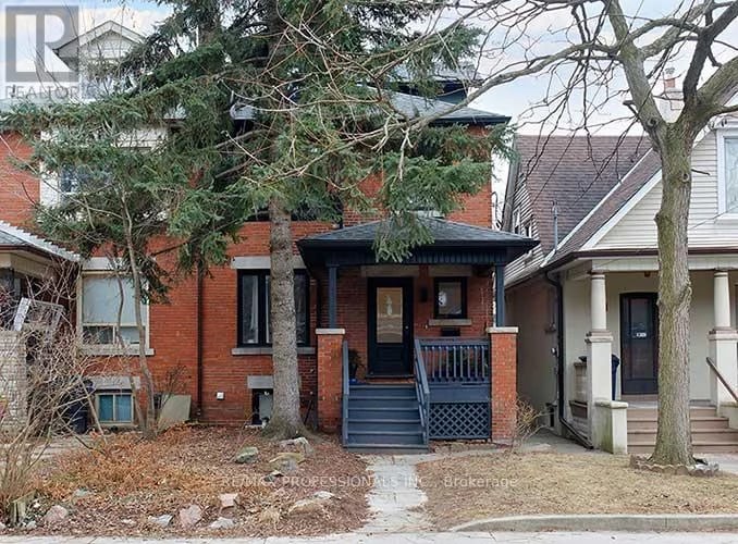 #3rd Fl 23 Radford Avenue, Toronto (High Park-Swansea), Ontario, M6R1Z5, Toronto (High Park-Swansea), Ontario — photo 1 of 5