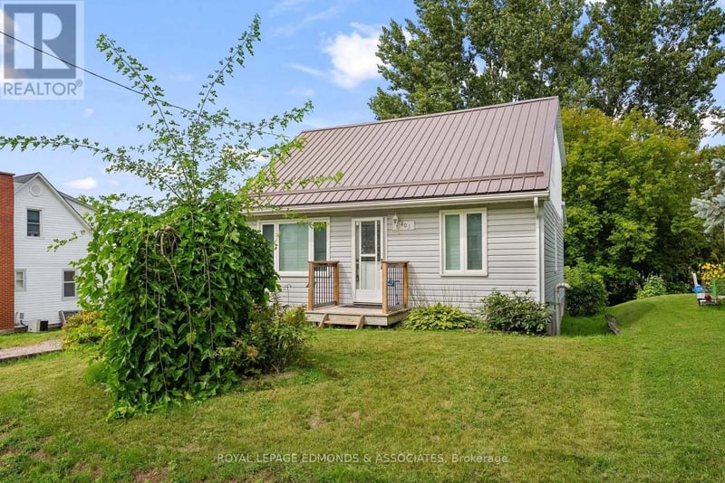 403 Alfred Street, Pembroke, Ontario, K8A3B3, Pembroke, Ontario — photo 1 of 5