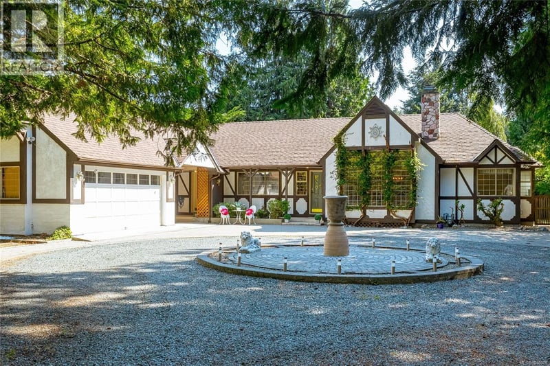 2526 Island Highway West, Qualicum Beach, British Columbia, V9K1B5, Qualicum Beach, British Columbia — photo 1 of 5
