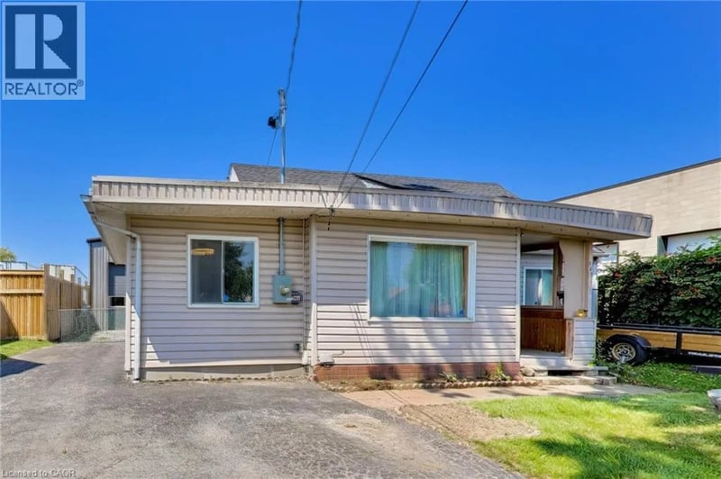327 DEWITT Road, Stoney Creek, Ontario, L8E2T1, Stoney Creek, Ontario — photo 1 of 5